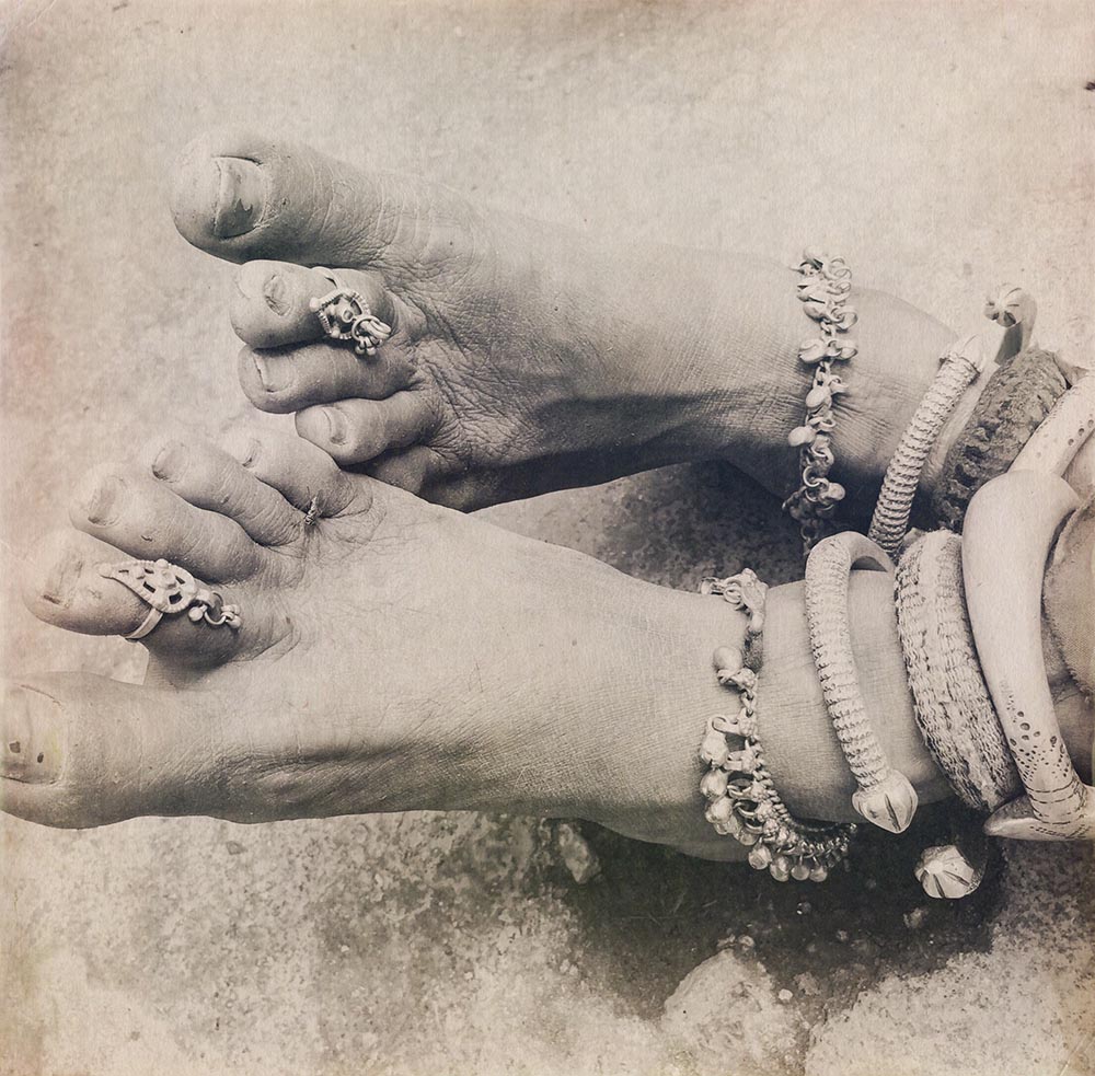 1941_BANGLES AND TOES_4901